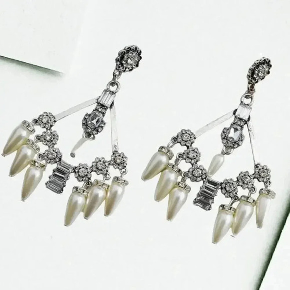 Fashion Jewelry Rhinestone Pearl Dangle Statement Earrings - Picture 1 of 11